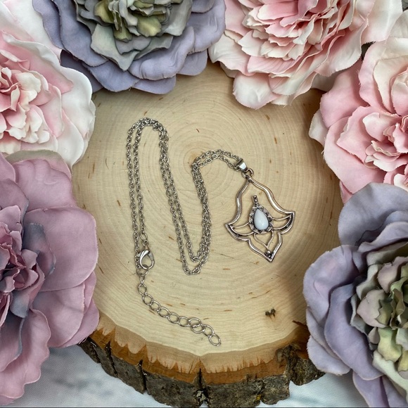 Vintage 3 in 1 Lotus Flower Pendant Necklace - Picture 13 of 16